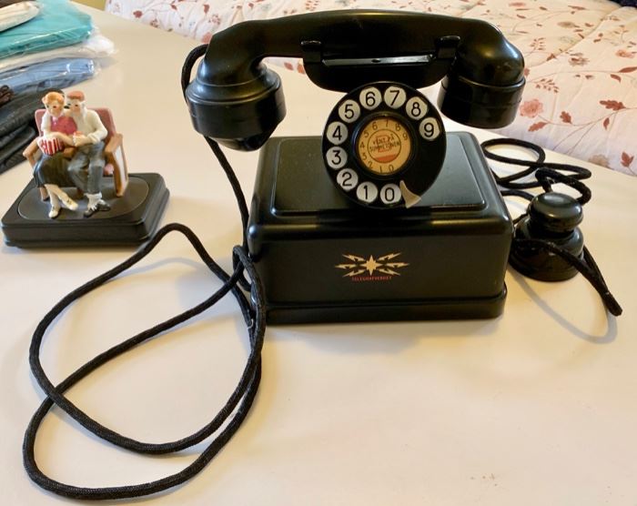 Vintage Rotary Dial Telephone  ........Call us if you have any questions...323-664-0941
