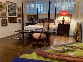 Stately 4-poster bed & Bedside Chests