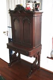 Writing Desk/Hutch