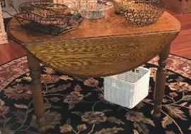 ANTIQUE DROP LEAF TABLE 