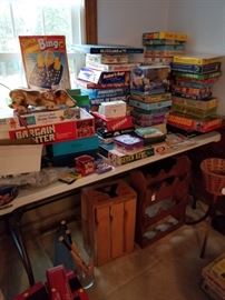 some of the vintage games and puzzles