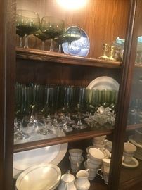 Lots of vintage glassware/china