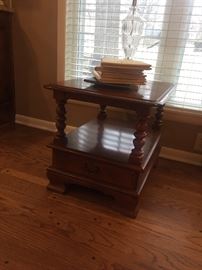 Ethan Allen end table (vintage)
