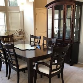 Dining Table w Leaf, 4 Side Chairs, 2 Arm Chairs and Hutch