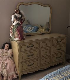 Bedroom Set, Dolls
