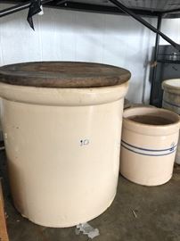 Large early 1900's stoneware crock 10 gallon storage jar with wooden lid