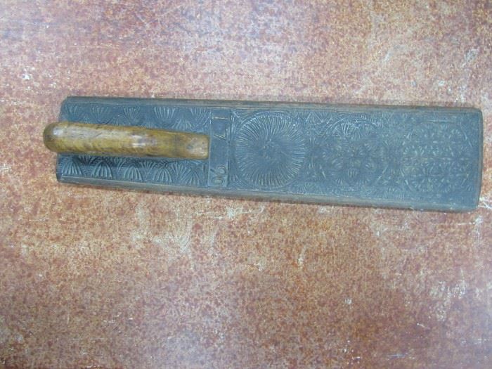 1790 Carved Wood Paddle w/Top Handle