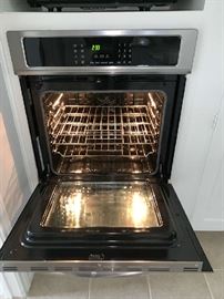 Like New Built-in Frigidaire 27" Wall Oven.  FGEW2765PF