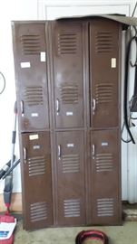 Locker set