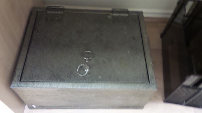 Floor / drawer safe