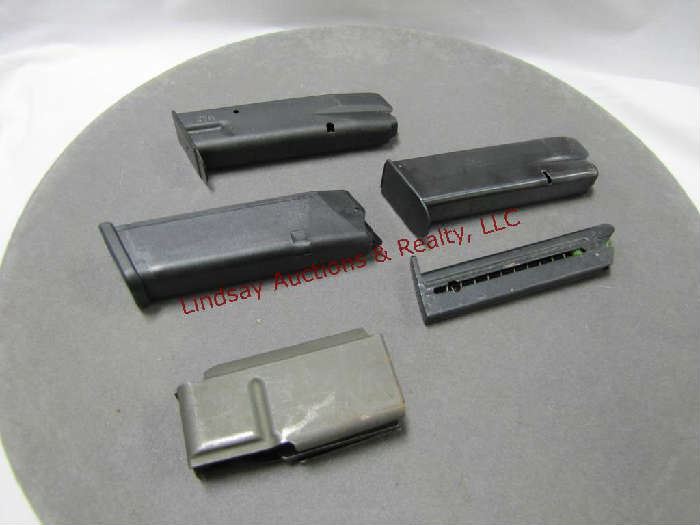 94 - Group of 5 mixd mags: Glock 22 40 cal mag, 