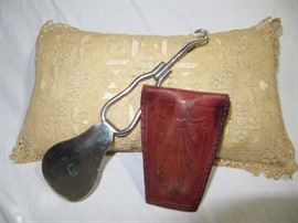 Folding travel button hook