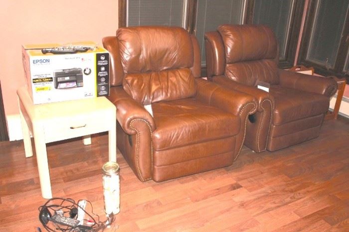 2 Leather Recliners and Side Table