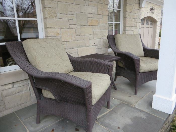 OUTDOOR BROWN ALL-WEATHER WICKER CHAIR
WITH CUSHIONS
SMALL WICKER ACCENT TABLE