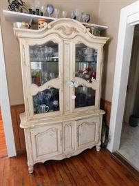 Thomasville China Cabinet