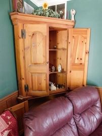 Thomasville Corner Cabinet