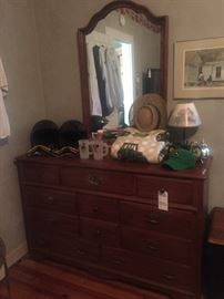 Thomasville Dresser/Mirror