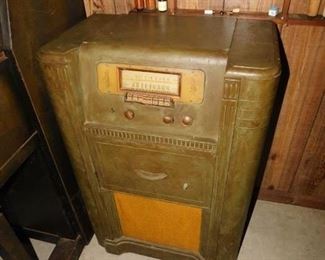 Old Record Player and Radio Combo