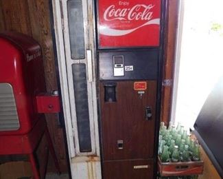 Vintage Coca Cola Machine