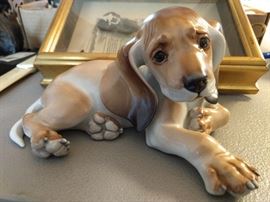 An SS-Allach made basset hound figurine, by Professor Theodor Kärner, Germany.