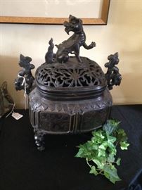 Another Asian incense burner