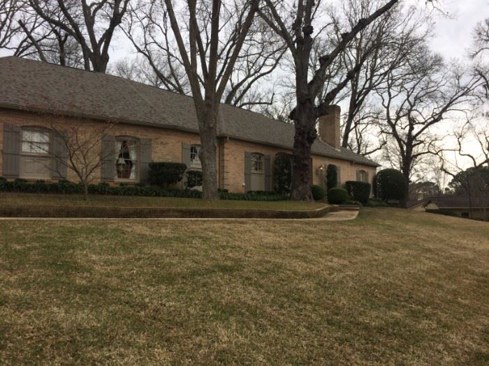 This lovely (approx. 4000 sq. ft.) home of long time Tyler Pediatrician Dr. Bill and Nancy Read has sold. The incredible contents & exceptional consignments must go!