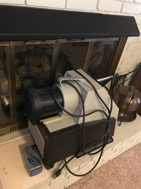 #52	Da-Lite Screen Co., VU-LYTE III Projector	 $60.00 
