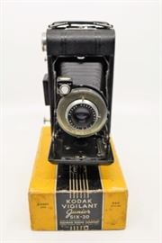 Kodak Vigilant Junior Six-20 Folding Camera https://ctbids.com/#!/description/share/101273