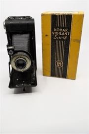 Kodak Vigilant Six-16 Folding Camera https://ctbids.com/#!/description/share/101275