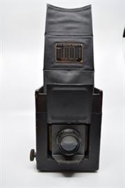 Vintage Graflex Series B Large-Format SLR Camera 
       https://ctbids.com/#!/description/share/101282