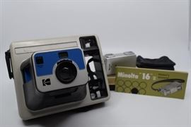 Mini-Maxi Pair of Cool Vintage Cameras https://ctbids.com/#!/description/share/101289