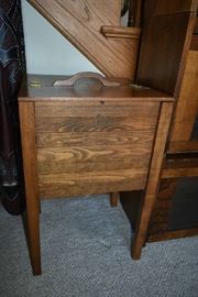 WOOD SEWING CABINET 