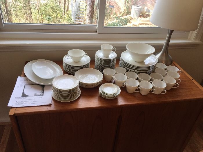 Large Set of Rosenthal China "Romance" Motif pattern from Germany.