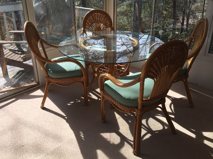 Rattan Dining set with 4 matching Chairs