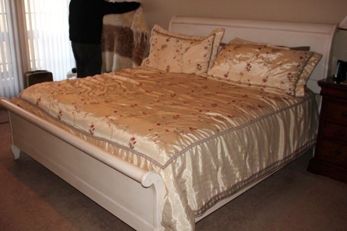 King Sleigh Bed and Bed Linens