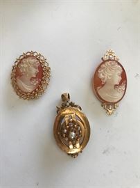 Gold brooches 