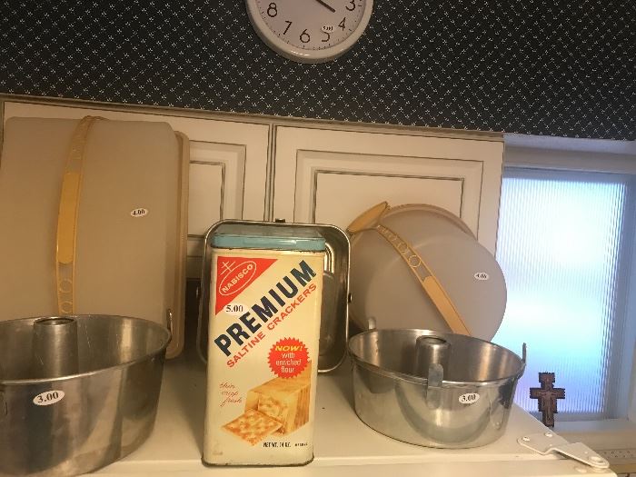 Vintage Premium Saltine Cracker Tin ~ Vintage Angel Food Pans ~ One Square One