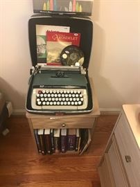 Vintage Smith Corona Galaxie II Typewriter With CAse