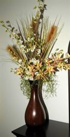 DECORATIVE VASE