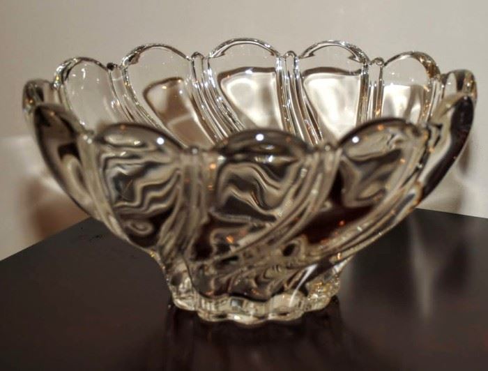 DECORATIVE GLASS BOWL