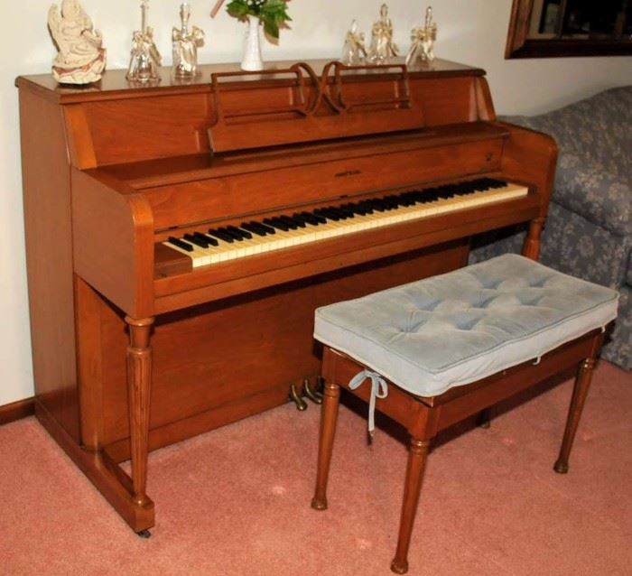SPINET PIANO & BENCH