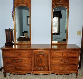 LARGE DOUBLE MIRROR DRESSER