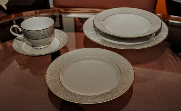 MIKASA "PARCHMENT" DINNERWARE ~ SERVICE FOR 12