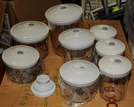 SET OF VACUUM SEAL JARS