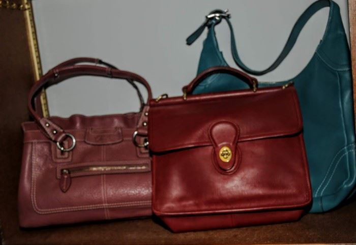 SEVERAL COACH HAND BAGS