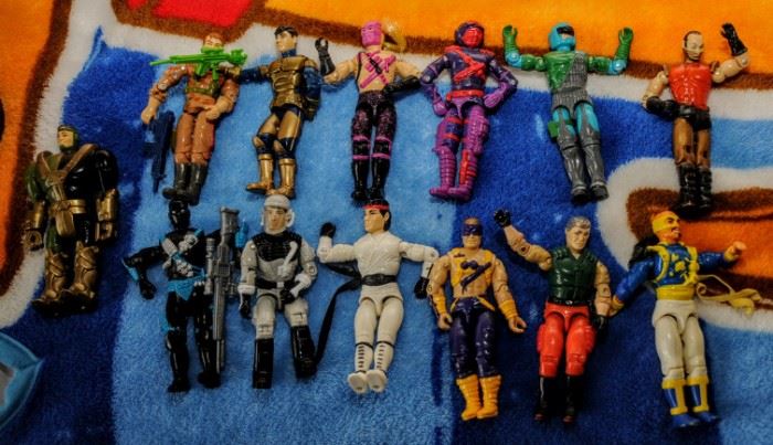 ASSORTMENT OF ACTION FIGURES