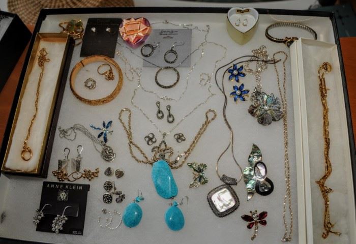 BETTER FINE JEWELER 10 -14 K & STERLING