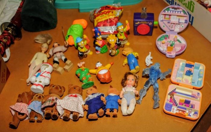 ASSORTMENT OF ACTION FIGURES OF ACTION FIGURES