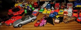 ASSORTMENT OF TOY VEHICLES