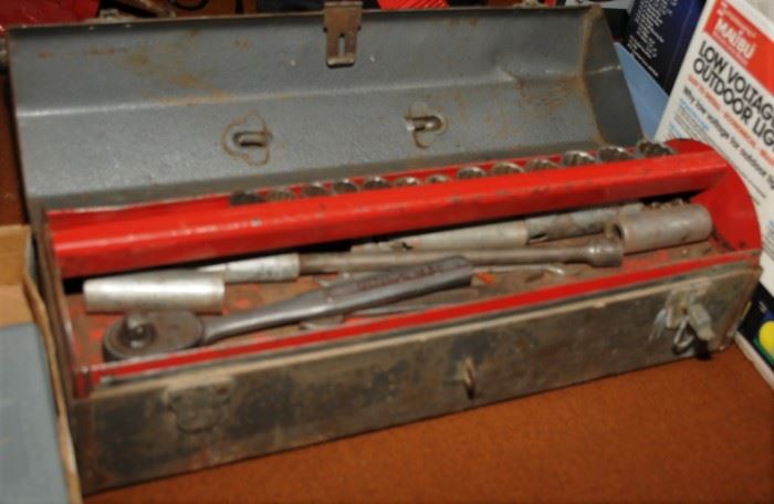 VINTAGE SET OF SOCKET WRENCHES